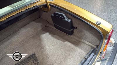Lot 77 - 1983 DAIMLER DOUBLE SIX HE AUTO