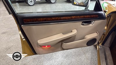 Lot 77 - 1983 DAIMLER DOUBLE SIX HE AUTO
