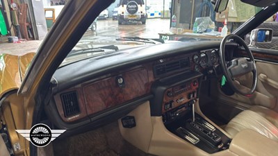 Lot 77 - 1983 DAIMLER DOUBLE SIX HE AUTO