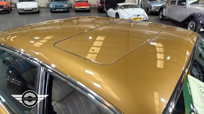 Lot 77 - 1983 DAIMLER DOUBLE SIX HE AUTO