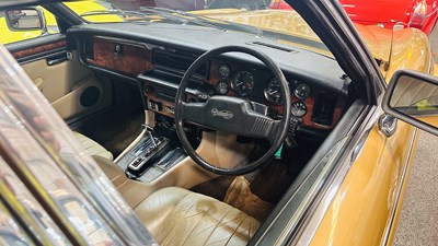 Lot 77 - 1983 DAIMLER DOUBLE SIX HE AUTO