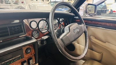 Lot 77 - 1983 DAIMLER DOUBLE SIX HE AUTO