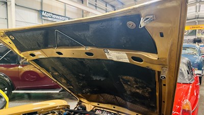 Lot 77 - 1983 DAIMLER DOUBLE SIX HE AUTO