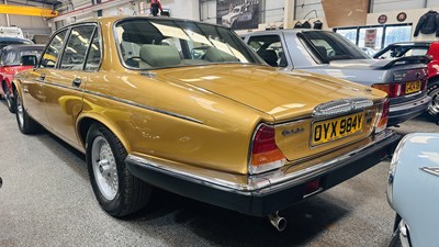 Lot 77 - 1983 DAIMLER DOUBLE SIX HE AUTO
