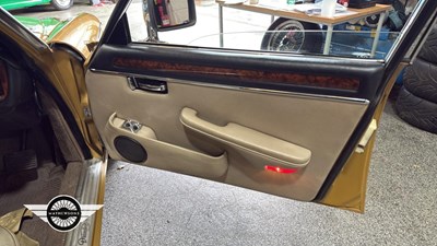 Lot 77 - 1983 DAIMLER DOUBLE SIX HE AUTO