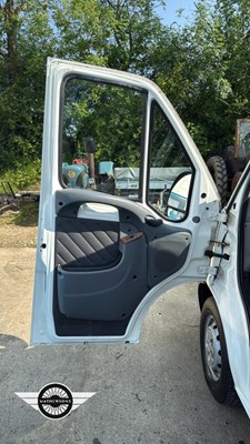 Lot 854 - 2005 PEUGEOT BOXER 290 LX MWB HDI