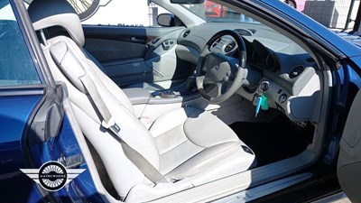 Lot 654 - 2002 MERCEDES SL500 AUTO