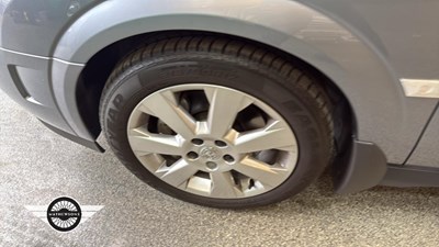 Lot 880 - 2004 VAUXHALL SIGNUM ELITE V6 A