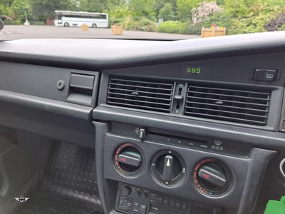 Lot 67 - 1992 MERCEDES 190E AUTO