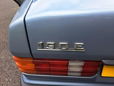 Lot 67 - 1992 MERCEDES 190E AUTO