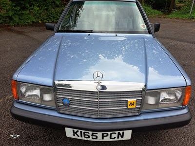Lot 67 - 1992 MERCEDES 190E AUTO