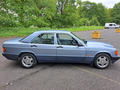 Lot 67 - 1992 MERCEDES 190E AUTO