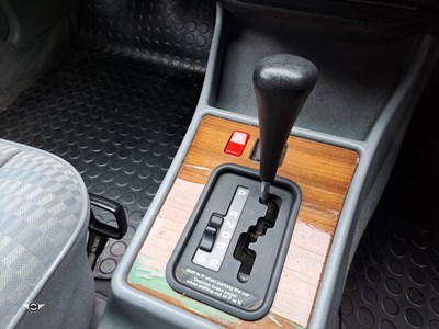 Lot 67 - 1992 MERCEDES 190E AUTO