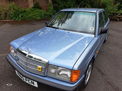 Lot 67 - 1992 MERCEDES 190E AUTO