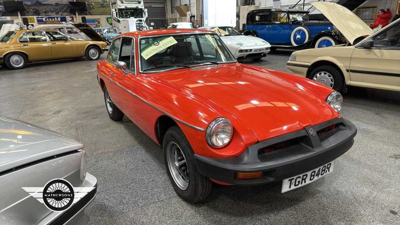 Lot 899 - 1976 MG B GT