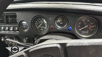 Lot 899 - 1976 MG B GT