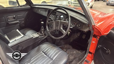 Lot 899 - 1976 MG B GT