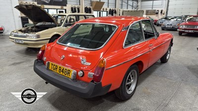 Lot 899 - 1976 MG B GT