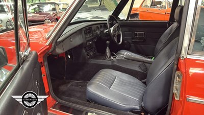 Lot 899 - 1976 MG B GT