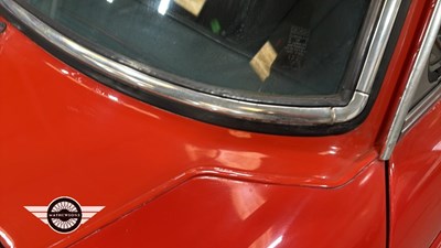 Lot 899 - 1976 MG B GT
