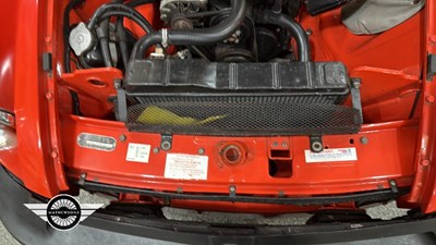 Lot 899 - 1976 MG B GT