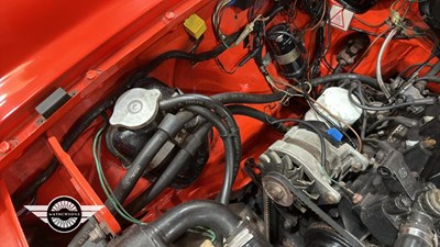Lot 899 - 1976 MG B GT