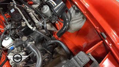 Lot 899 - 1976 MG B GT