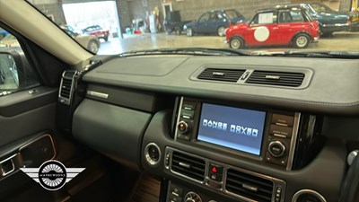 Lot 870 - 2010 LAND ROVER RANGE ROVER VOGUE TDV8 A