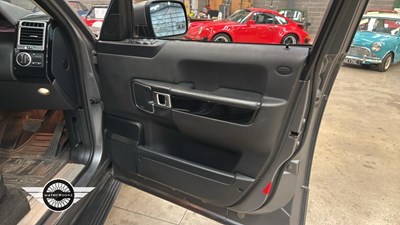 Lot 870 - 2010 LAND ROVER RANGE ROVER VOGUE TDV8 A
