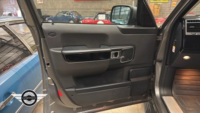 Lot 870 - 2010 LAND ROVER RANGE ROVER VOGUE TDV8 A