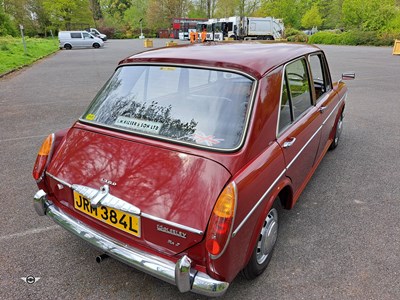 Lot 42 - 1973 WOLSELEY 1300