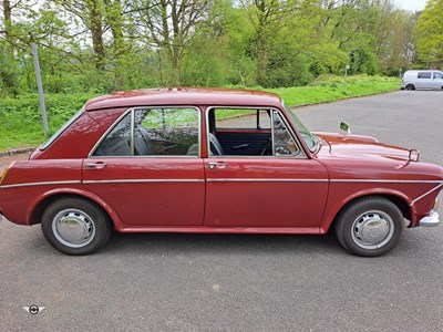 Lot 42 - 1973 WOLSELEY 1300