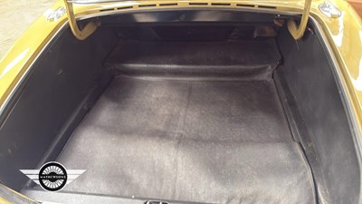 Lot 436 - 1976 JAGUAR 4.2 XJ6 L AUTO