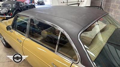 Lot 436 - 1976 JAGUAR 4.2 XJ6 L AUTO