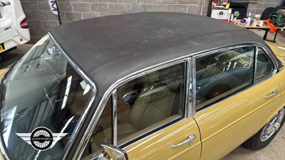 Lot 436 - 1976 JAGUAR 4.2 XJ6 L AUTO