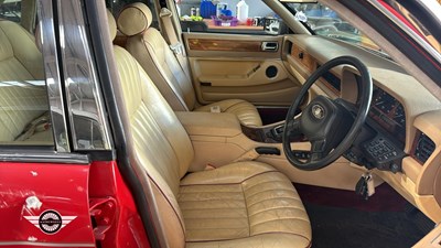 Lot 30 - 1992 JAGUAR SOVEREIGN 4.0 AUTO