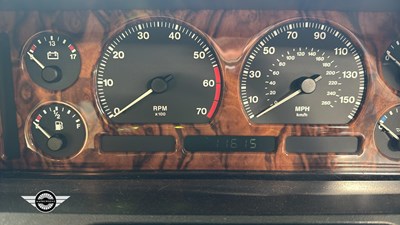 Lot 30 - 1992 JAGUAR SOVEREIGN 4.0 AUTO