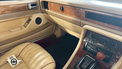Lot 30 - 1992 JAGUAR SOVEREIGN 4.0 AUTO