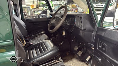 Lot 32 - 2005 LAND ROVER DEFENDER 90 TD5