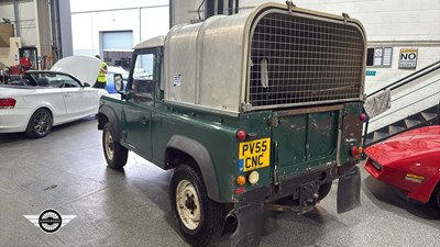 Lot 32 - 2005 LAND ROVER DEFENDER 90 TD5