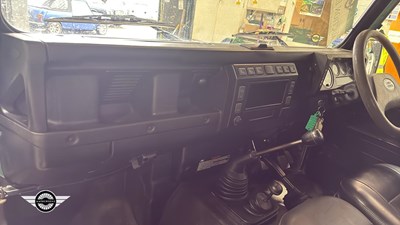 Lot 32 - 2005 LAND ROVER DEFENDER 90 TD5