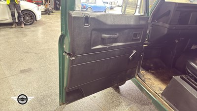 Lot 32 - 2005 LAND ROVER DEFENDER 90 TD5