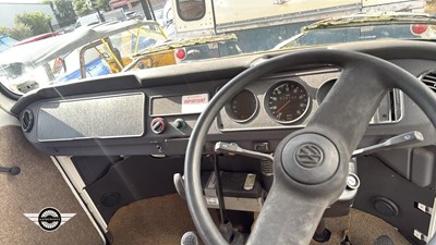Lot 40 - 2002 VOLKSWAGEN