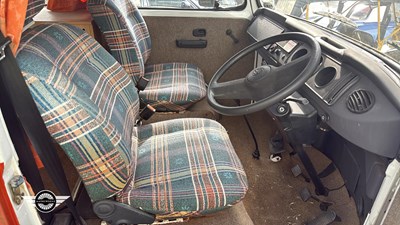 Lot 40 - 2002 VOLKSWAGEN