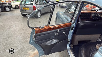 Lot 48 - 1966 JAGUAR MK II