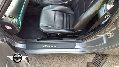 Lot 62 - 2001 PORSCHE 911 CARRERA TIPTRONIC S
