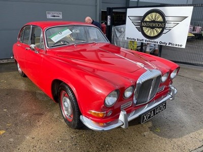 Lot 438 - 1969 DAIMLER SOVEREIGN 420