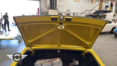 Lot 115 - 1973 TRIUMPH STAG