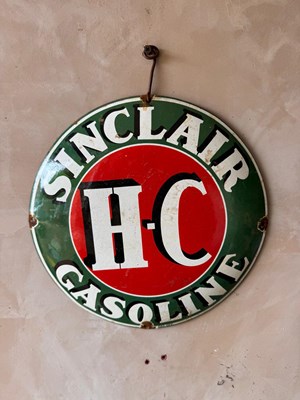 Lot 429 - SINCLAIR GASOLINE ENAMEL SIGN 12" DIA