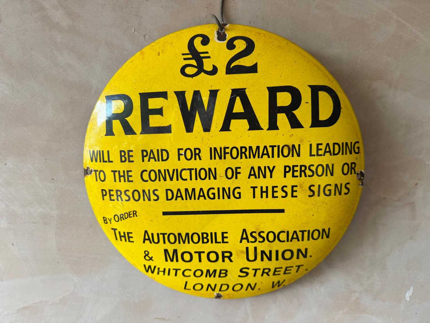 Lot 515 - AA £2 REWARD ENAMEL SIGN 12" DIA